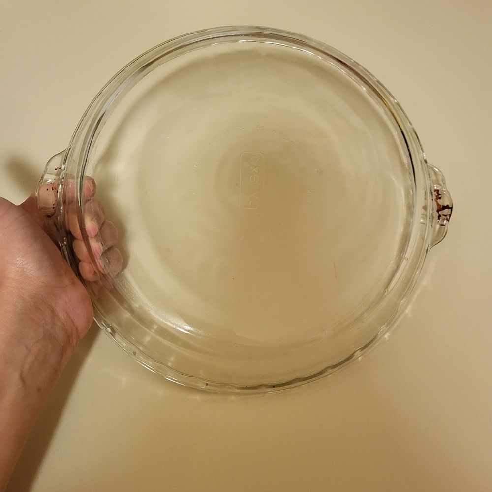 Glass baking pan